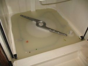 Съдомиялната Siemens не източва вода