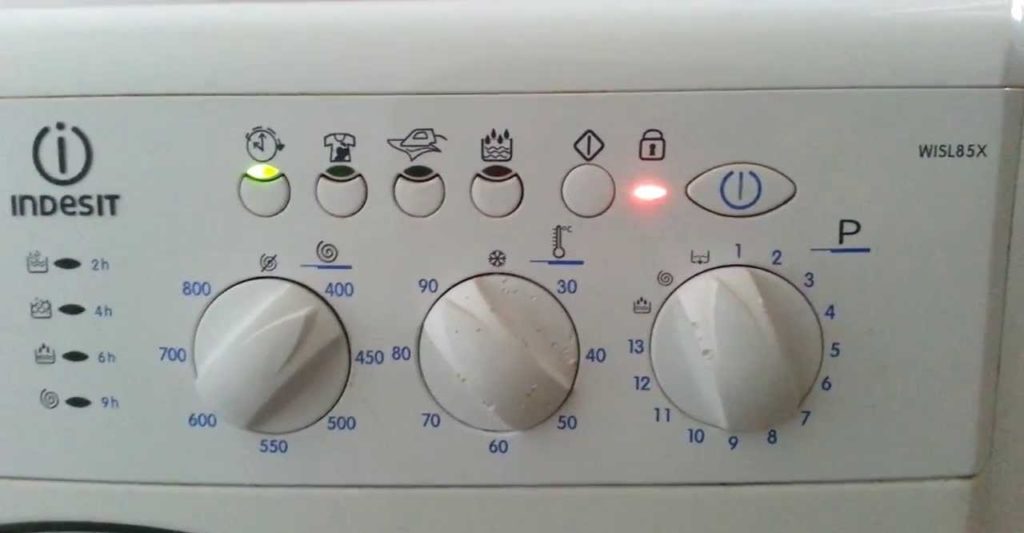 грешка F08 на пералната машина Indesit