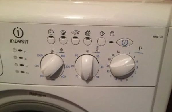 контролен панел на пералня Indesit WISL 103