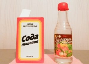 Как да почистите съдомиялна машина с оцет и сода