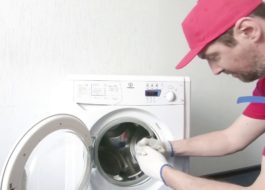 SM Indesit врата не се затваря