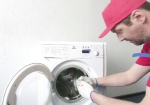 SM Indesit врата не се затваря