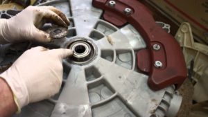 Пералните машини Indesit и Ariston често изискват ремонт на лагери