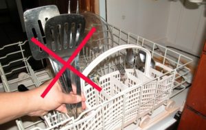 Не всички съдове могат да се мият в съдомиялна машина