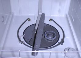 Долното работно колело не се върти в съдомиялна машина