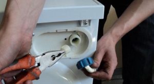 почистете филтъра на всмукателния клапан