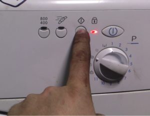 Как да нулирате програмата на пералня Indesit?