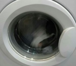 Вратата на пералня Indesit не се отваря