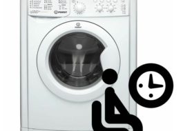 Пералня Indesit виси на цикъла на центрофугиране