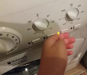 Как да рестартирате пералнята Hotpoint Ariston?