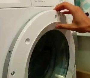 Как да отворите пералня Atlant, ако е заключена?