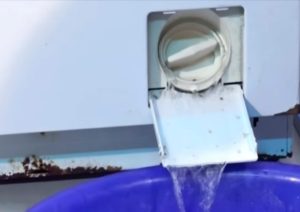 Как да източа вода от пералня Zanussi?