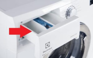 Къде слагате праха в пералня Electrolux?