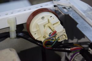 проверка на превключвателя за налягане на Zanussi 