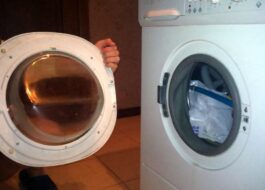 Възможно ли е да се окачи вратата на пералнята?