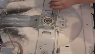 закрепете щангата