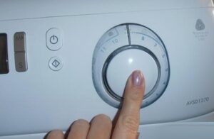 Как да включите пералня Ariston