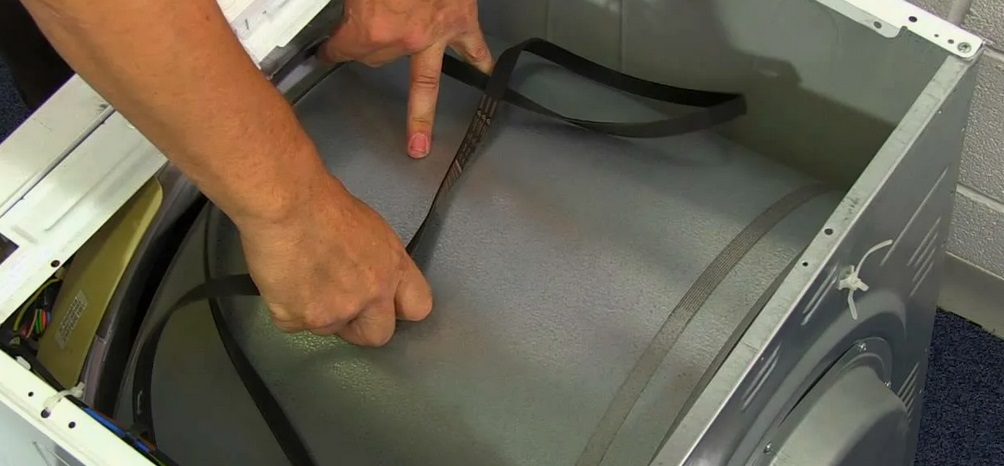 барабанът вътре в тялото на сушилнята